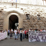 20 giugno 2012 Firenze Presidio per chiedere l'immediata moratoria sugli sfratti e gli sgomberi